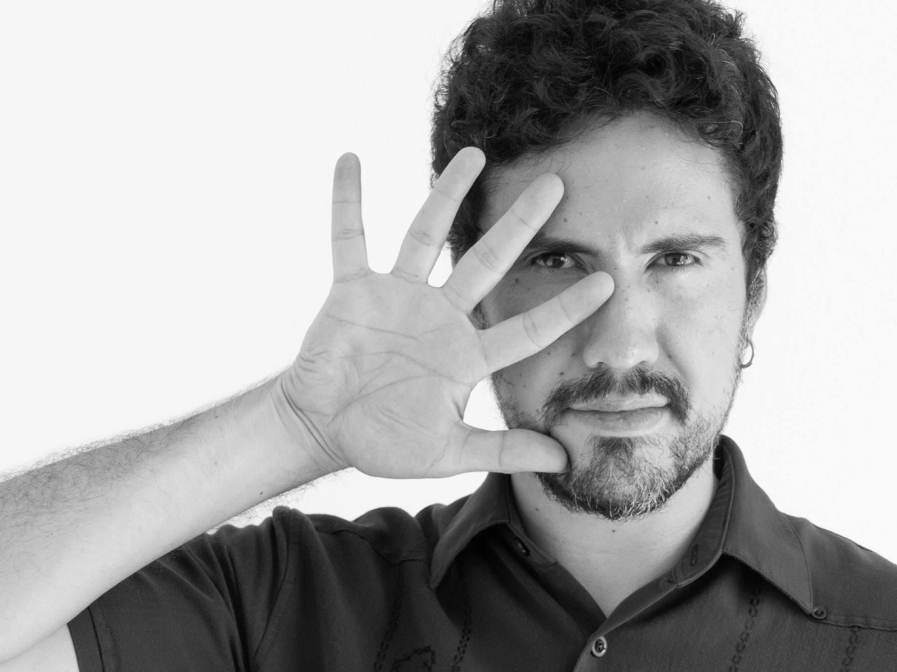 Retrato en blanco y negro de Luis Erantzcani